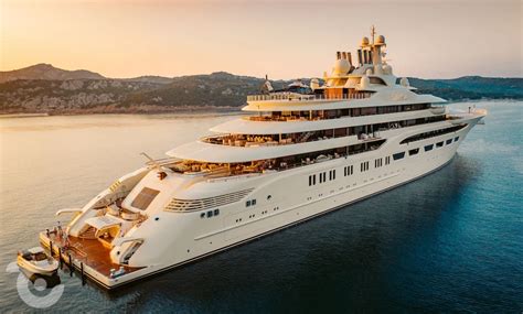 10 Things you're Wondering about Dilbar Yacht (price, location, owner...)