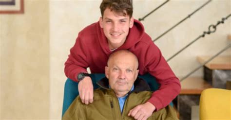 Abuelo Defiende A Nieto Gay Y Desconoce A Su Propia Hija Homof B Ca Por Echarlo De La Casa