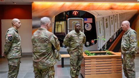 New York Deploys National Guard To Subways After A String Of Violent Crimes