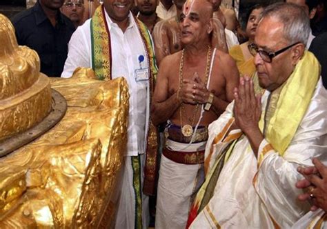 Pranab Mukherjee Offers Prayers In Tirupati Temple India Tv