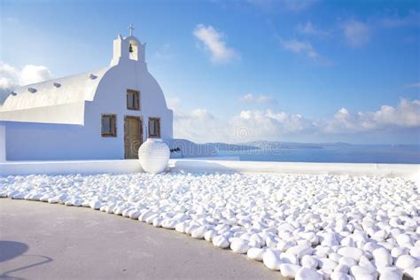 Citt Di Oia Sull Isola Greca Di Santorini Case E Chiese Tradizionali