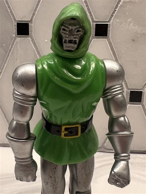 Vintage 1980 Dr Doctor Doom 475 Toy Biz Action Figure Marvel