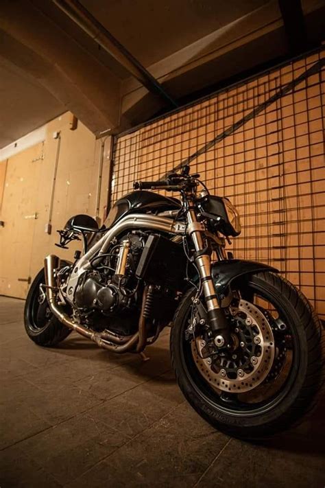 Pin On Triumph Daytona Cafe Racer By Die Garage 666 Cafe Racer