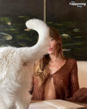 SARAH HOLT Nude AZNude