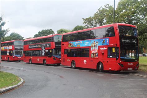 VMH2572 LA68DWU Route 90 Metroline Travel Operated B Flickr