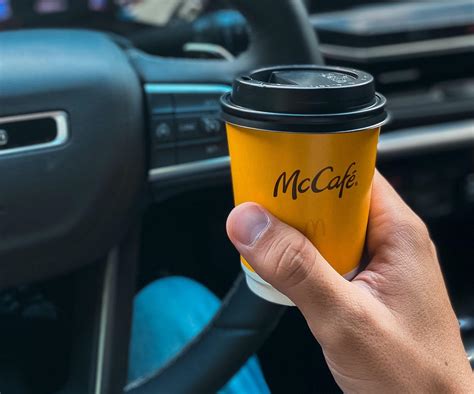 Czy McDonalds jest otwarty we Wszystkich Świętych Które McDonaldsy