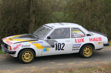 Opel Ascona B Bei Der Streckenbesichtigung Der Rally Sonnefeld Amc