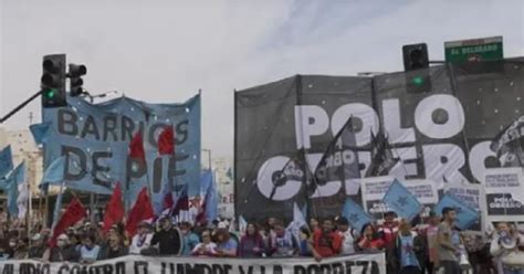 Organizaciones Sociales Se Manifiestan Frente Al Ministerio De Capital