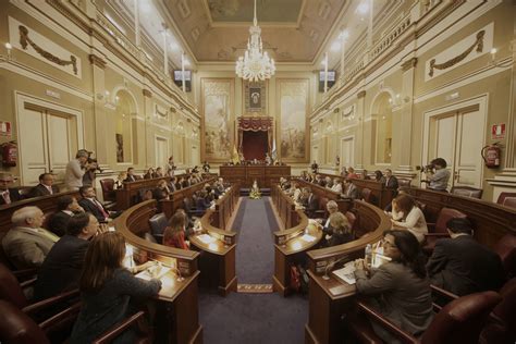 Declaración institucional del Parlamento de Canarias con motivo del II