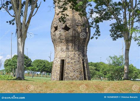 Monumento Indígena Zarabatana Imagem De Stock Editorial Imagem De