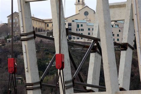 Ponte Morandi Prove Generali Per La Sua Demolizione A Fette Farodiroma