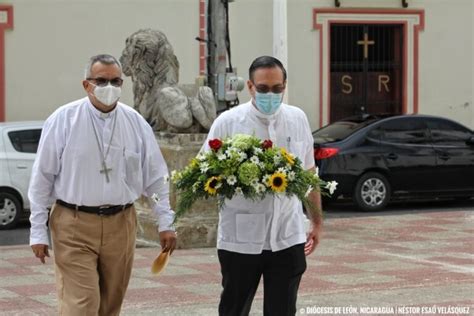 Nuevo obispo de Bluefields llega a catedral de Léon a dar gracias por