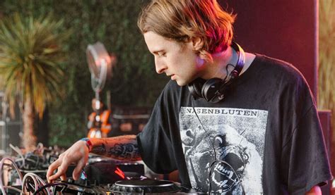 Listen To Mall Grabs Gold Mine Of Unreleased Songs On Bbc Radio 1