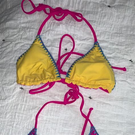 VENUS Swim Venus Pink Yellow Reversible Swimsuit Bikini Top B Poshmark