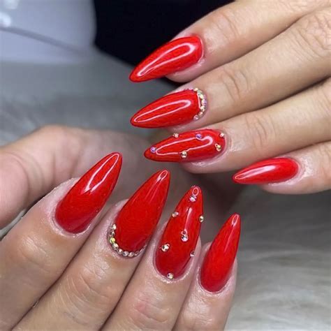 Идеи маникюра в Telegram канале In 2024 Red Nails Gel Nails Almond