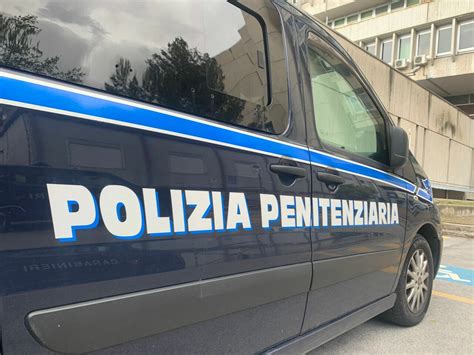 Nelle carceri 54 suicidi e una aggressione al giorno è ora di