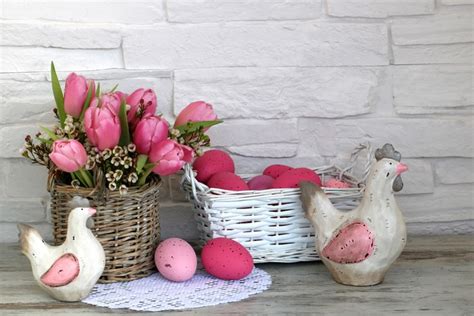 K K K Easter Tulips Chicken Eggs Wicker Basket Hd Wallpaper