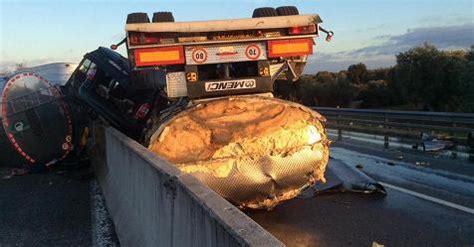 Brindisi Arrestato Il Conducente Del Tir Che Travolto Auto E Ucciso 5