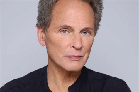 Fleetwood Mac Singer Lindsey Buckingham's Wife Kristen Messner Files For Divorce | Nestia