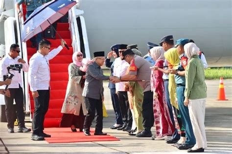 Kapolda Aceh Sambut Kedatangan Wapres Ma Ruf Amin