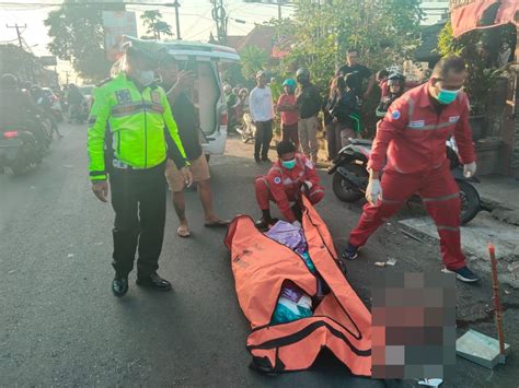 Pengendara Motor Tewas Dilindas Truk Isi Kepala Pecah Nusantara Jaya