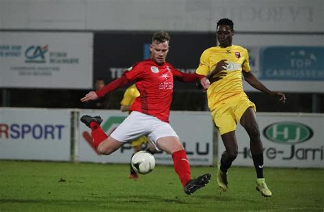 Football Régional 1 Les La Rochelle Qui A Battu Ligugé 3 2 Passera De Bonnes Fêtes