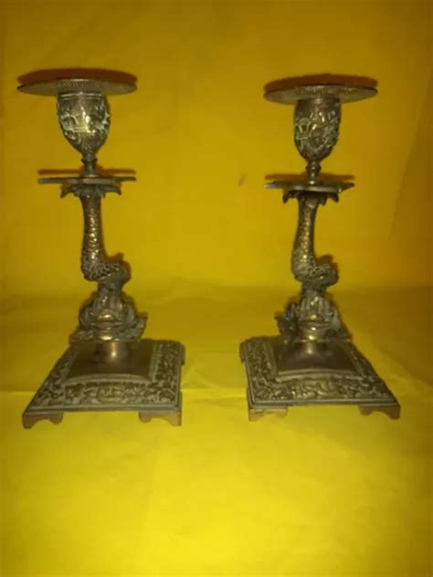 VENDS PAIRE ANCIEN BOUGEOIR EN BRONZE doré ou laiton à décor de POISSON