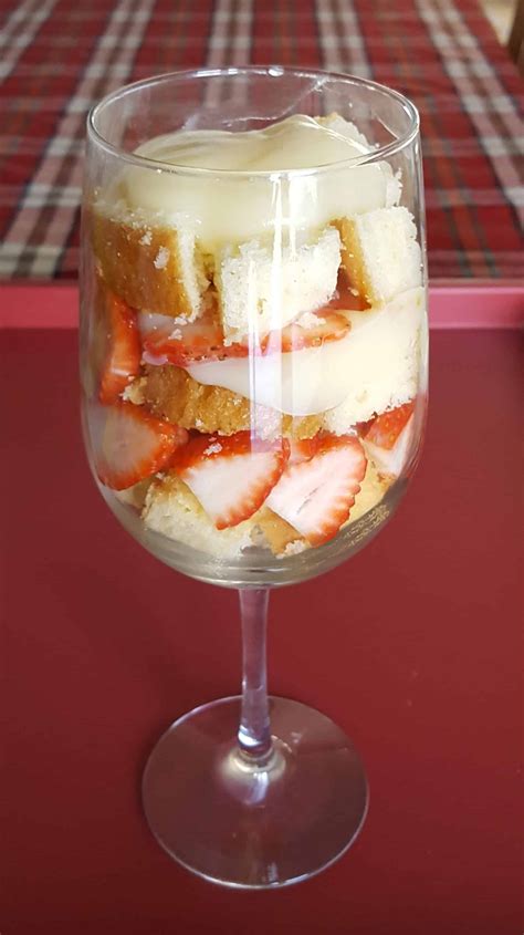 Strawberry Parfaits - planningforkeeps.com