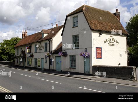 The Nags Head Abingdon Hi Res Stock Photography And Images Alamy