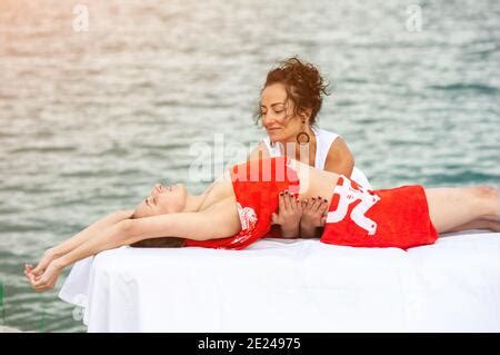 Lomi Lomi Massage Hawaiian Experience Stock Photo Alamy