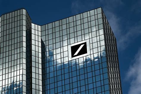 Erwartungen Bertroffen Deutsche Bank Weist H Chsten Gewinn Seit Zehn