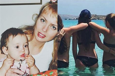 Julia Scorupco pozuje W BIKINI Córka Izabelli Scorupco i Mariusza