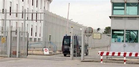 Carcere Di Taranto Ispettore E Due Agenti Penitenziari Aggrediti