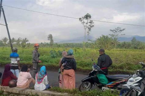 Gunung Semeru Luncurkan Awan Panas Jarak 7 Kilometer Djogja Info