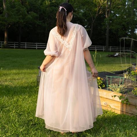 S Lingerie Nightgown Robe Medium Vtg Depop