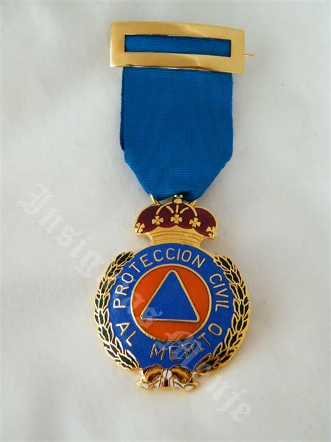 Medalla Proteccion Civil Oro Insignias Monje