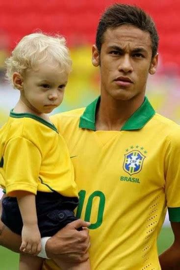 Filho De Neymar Acompanha E Torce Para O Pai Desde A Copa De