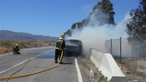 Coche Se Incendia En Plena Carretera AlmerÍa Hoy