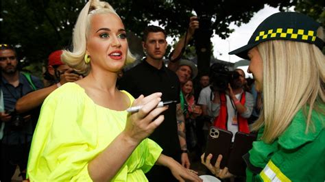 Voici Photo Katy Perry R V Le Le Sexe De Son B B Avec Un Clich