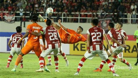 Persis Solo Vs Persija Jakarta Leonardo Medina Akui Fisik Dan Transisi