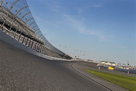 The 5 Fastest Nascar Tracks Top Speed Guide Flow Racers