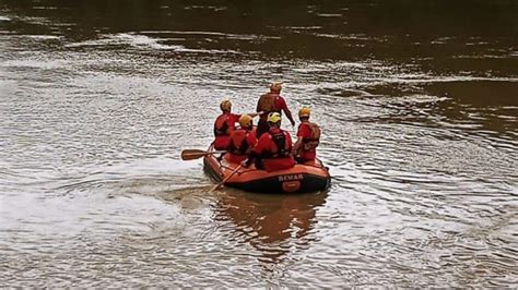 Tragédia às Margens do Rio Itajaí Açu Uma Busca Desafiadora Vale Itajai