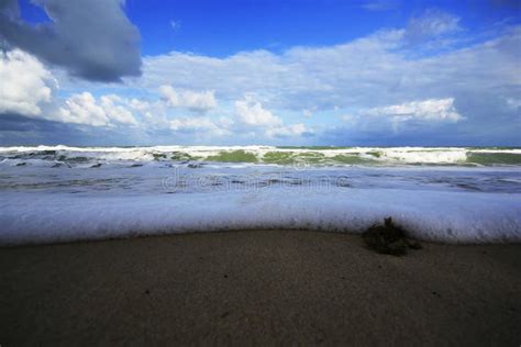 La Mer Bleue Ondule Des Paysages Image Stock Image Du Bleu Bouddha