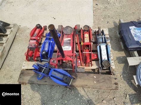 Assorted Jacks 1 Pallet Michener Allen Auctioneering Ltd