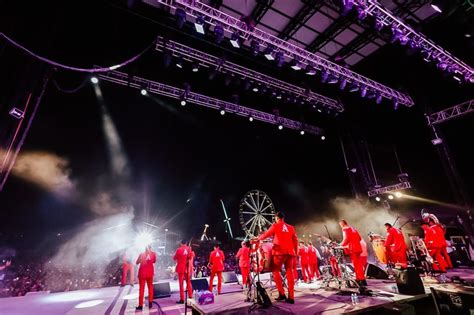 La Arrolladora Cant Con Entrega Y Pasi N En La Fenapo Fenapo