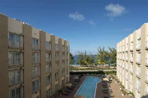 Courtyard By Marriott Nassau Downtown Junkanoo Beach Au 300 Deals And Reviews Nassau Bhs Wotif