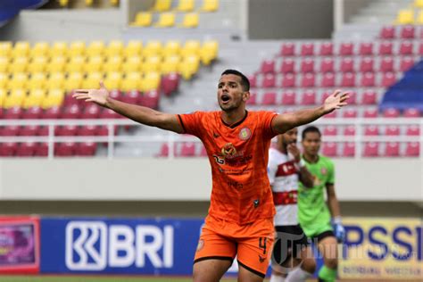 Liga 1 Persiraja Banda Aceh Kalah 1 2 Dari Madura United Foto 11