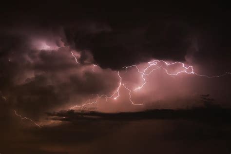 Les Pyr N Es Atlantiques Plac S En Vigilance Jaune Aux Orages Ce Lundi