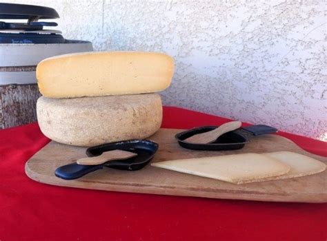 1 portion de fromage à raclette nature au lait cru de vache 200 g