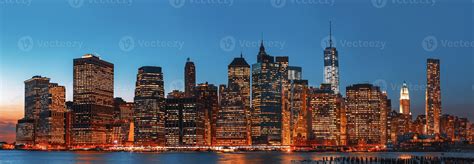 Night New York City skyline panorama 18116246 Stock Photo at Vecteezy